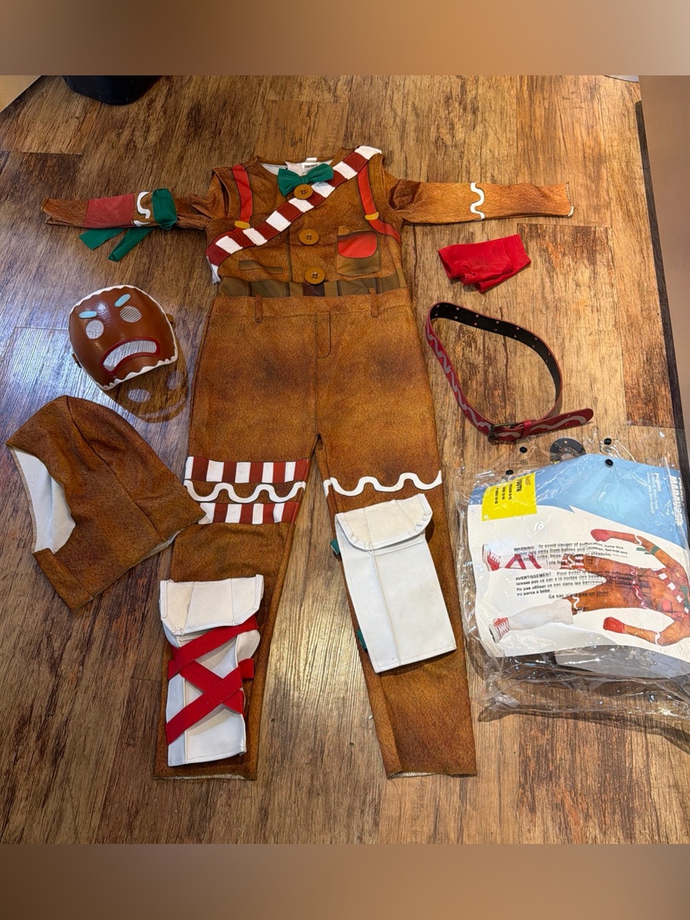 Spirit Fortnite Merry Marauder Gingerbread Man Halloween Costume Youth Medium